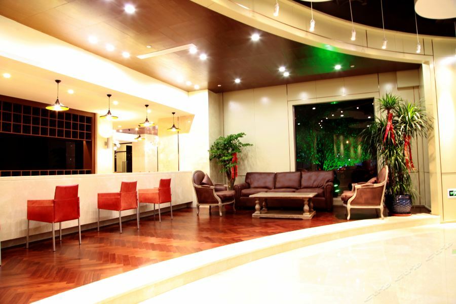 Hotel Linzhen 4*